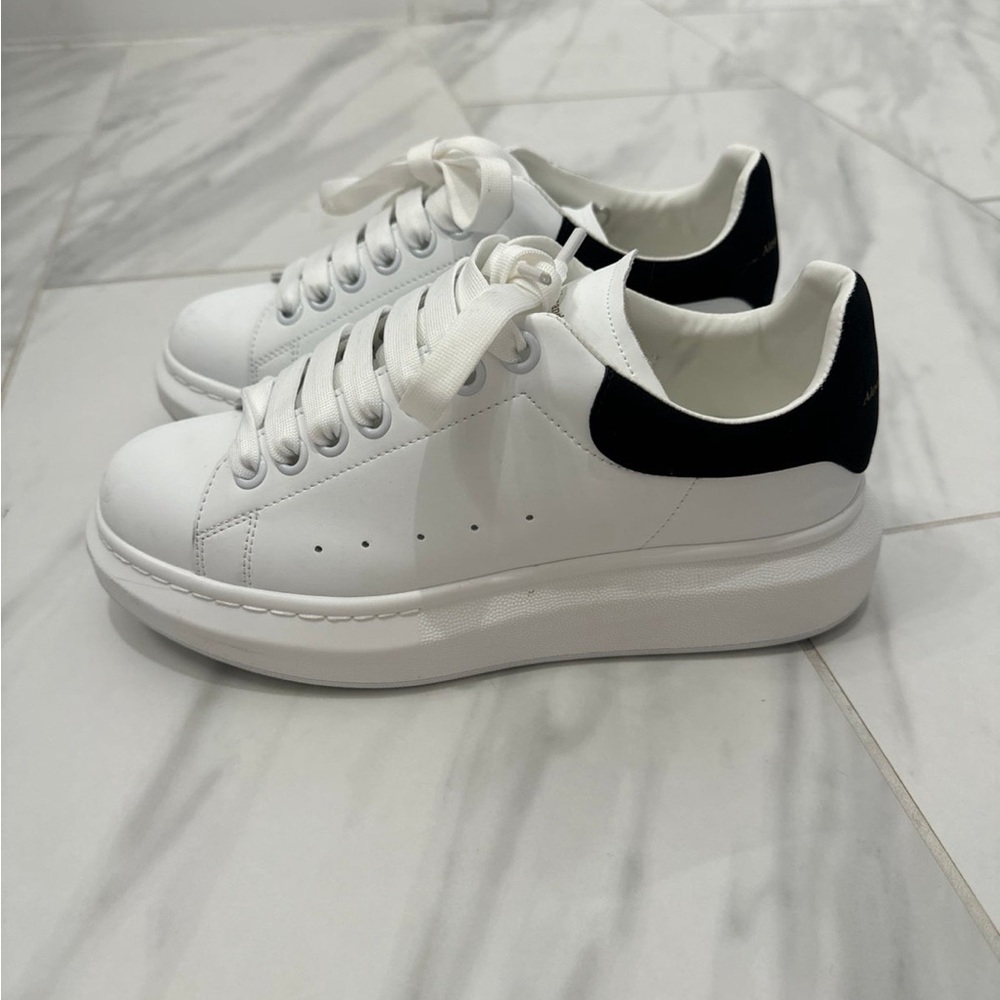 Alexander Mcqueen 9